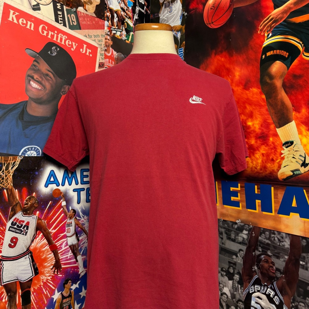 Vintage Y2K Nike Small Swoosh Embroidered Maroon Tee Sz Medium‎